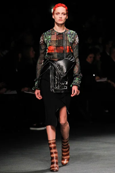 Look 13